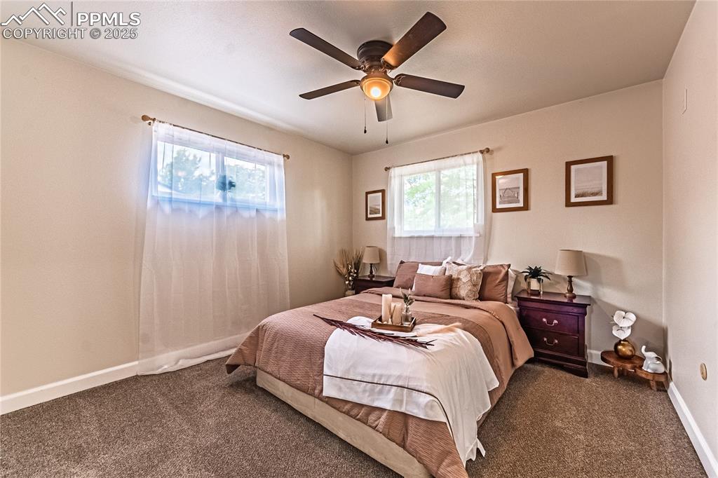Image 12 of 40: Bedroom