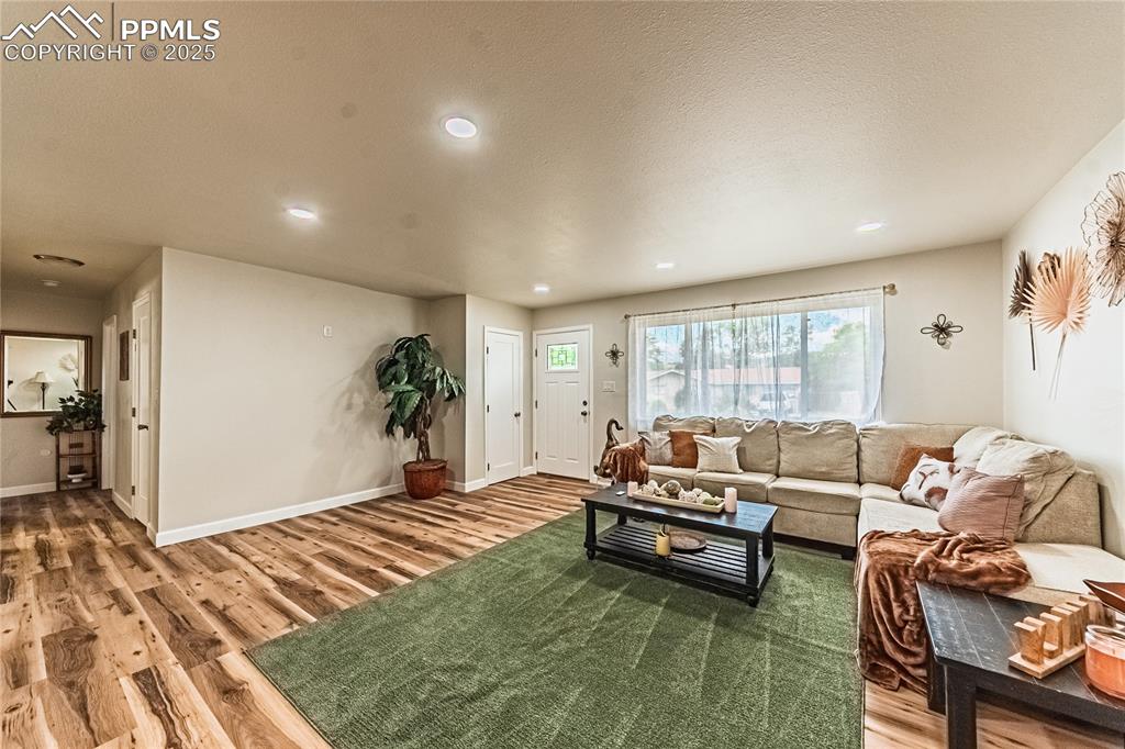 Image 6 of 40: Living Room