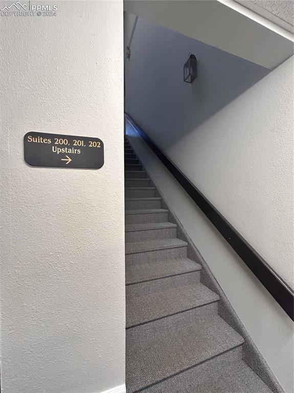 Image 43 of 45: View of staircase