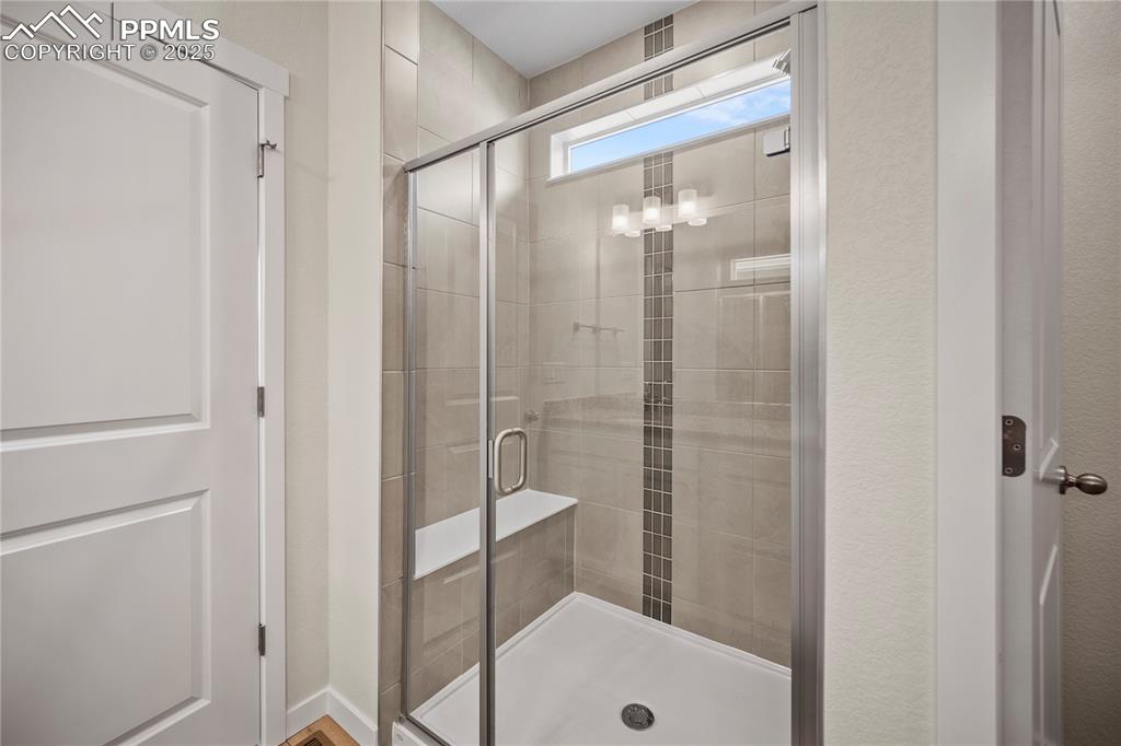 Image 20 of 29: Bathroom