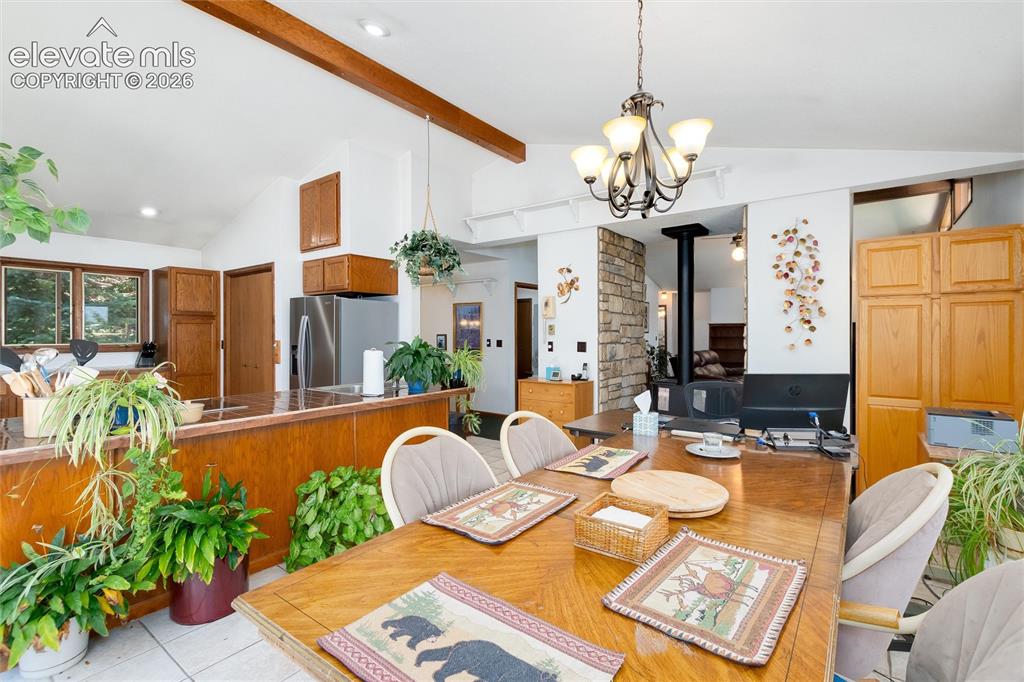 Image 19 of 50: Dining Area
