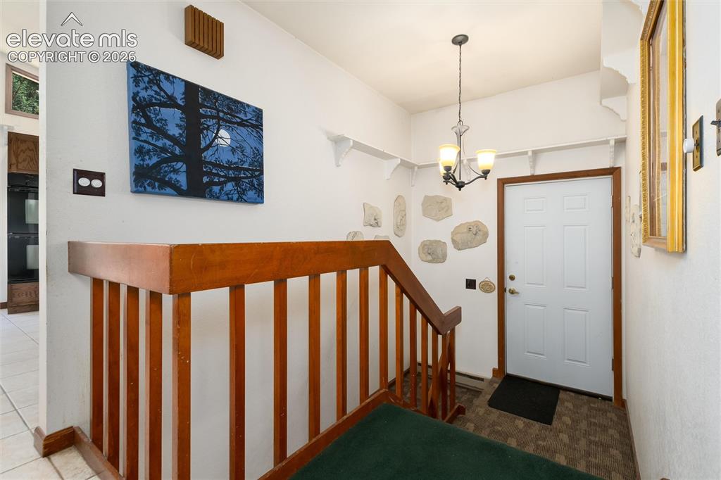 Image 6 of 50: Entry