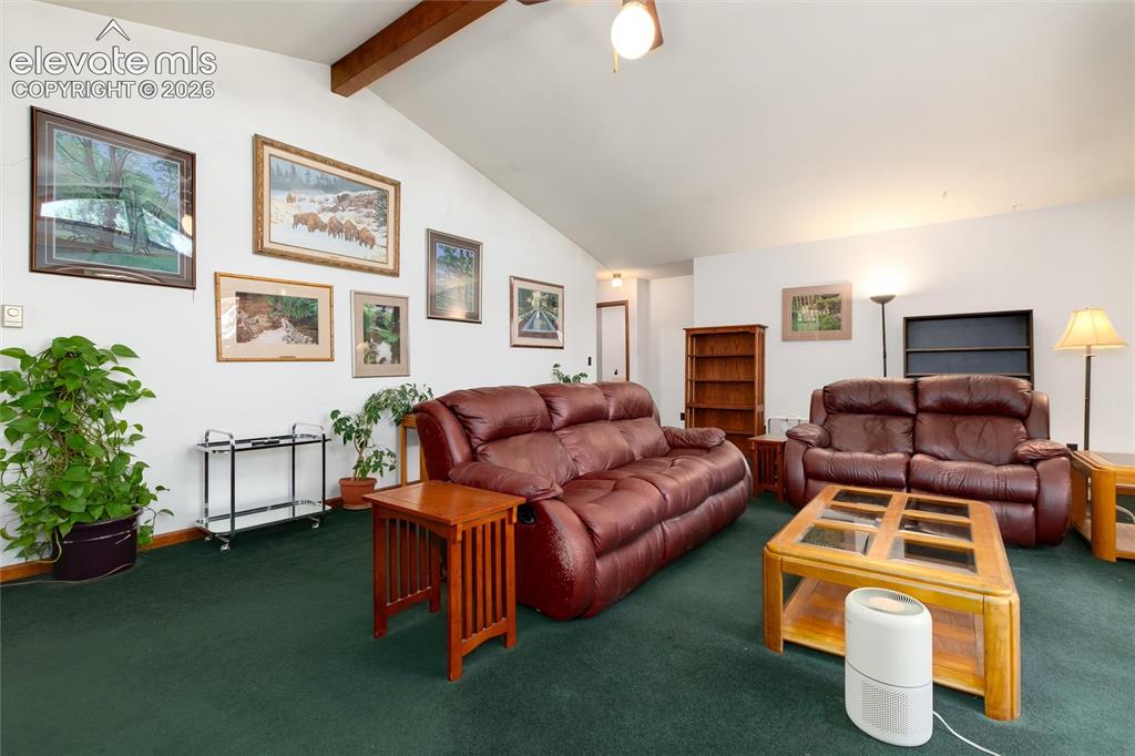 Image 8 of 50: Living Room
