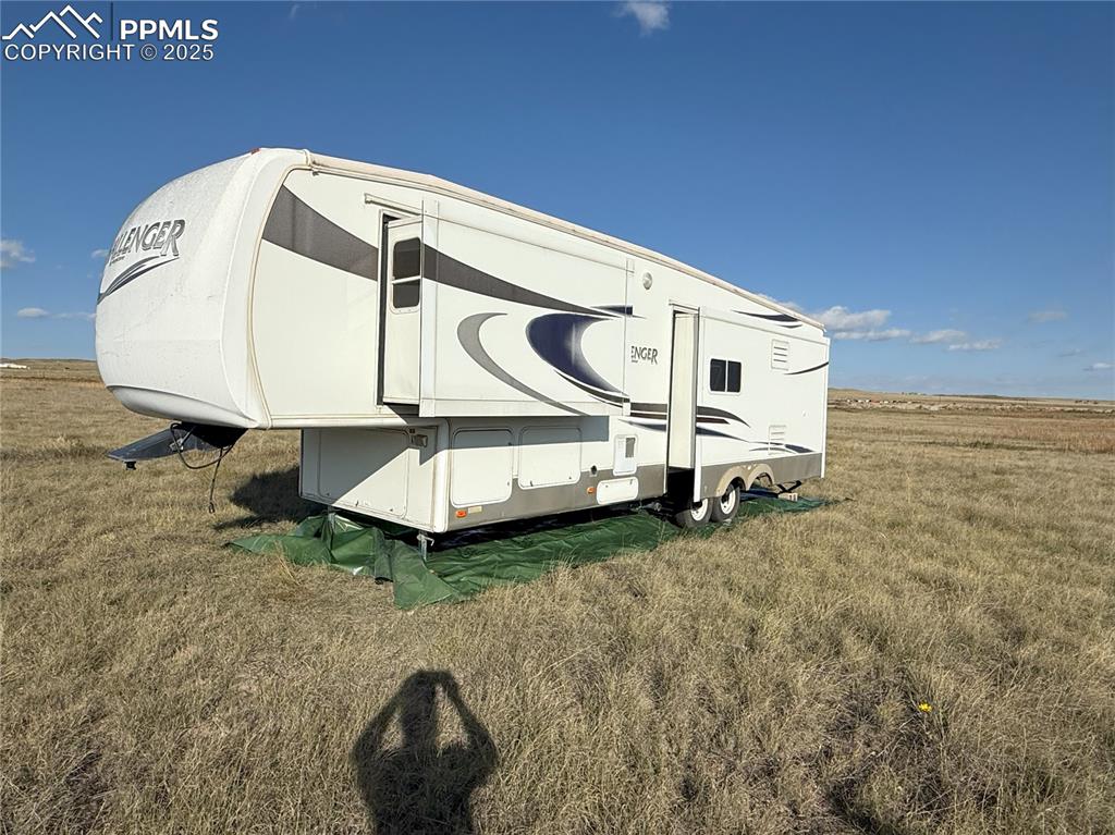 Image 8 of 15: View of outbuilding