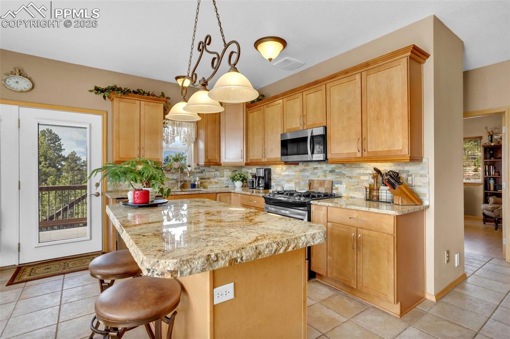 Image 5 of 44: Kitchen