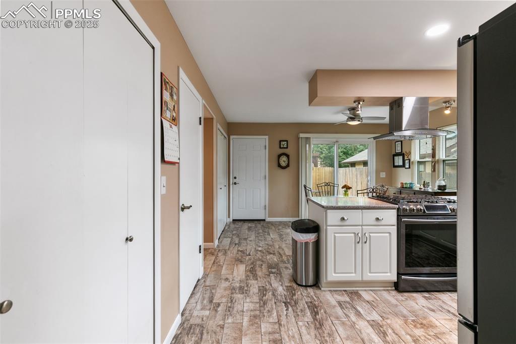 Image 12 of 36: Kitchen