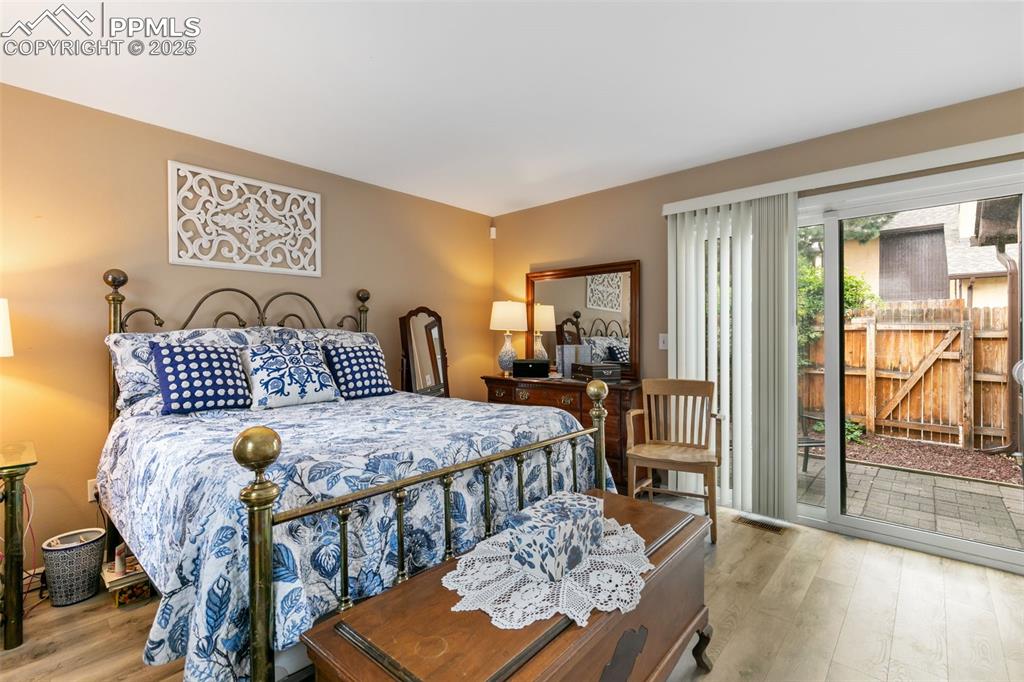 Image 23 of 36: Bedroom