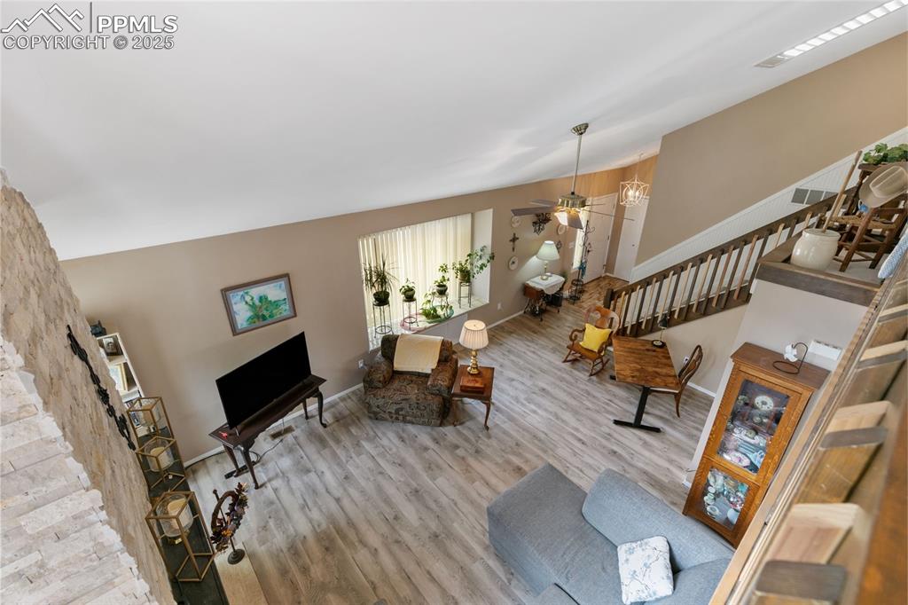 Image 33 of 36: Living Room