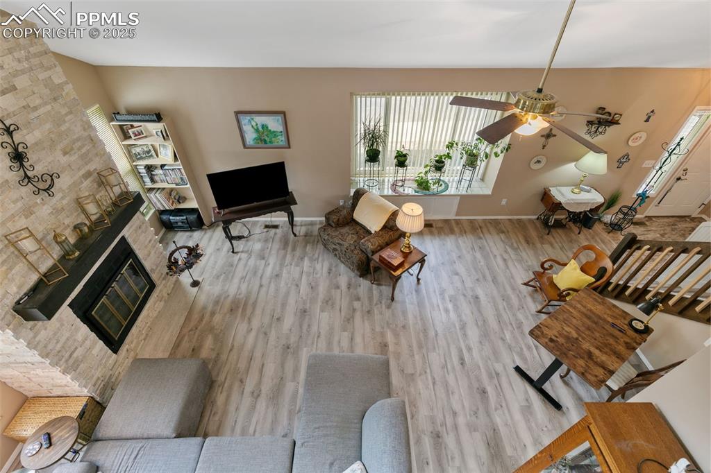 Image 34 of 36: Living Room