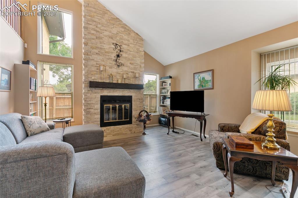 Image 6 of 36: Living Room