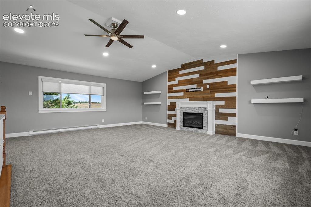 Image 16 of 50: Living Room