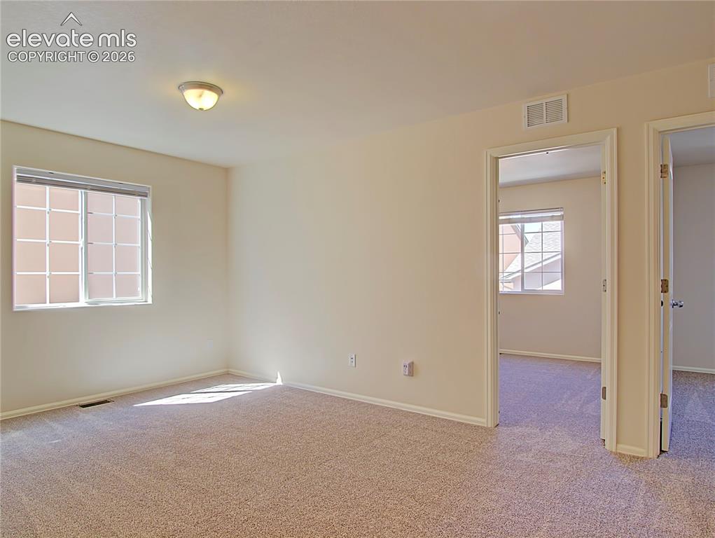 Image 20 of 28: Loft