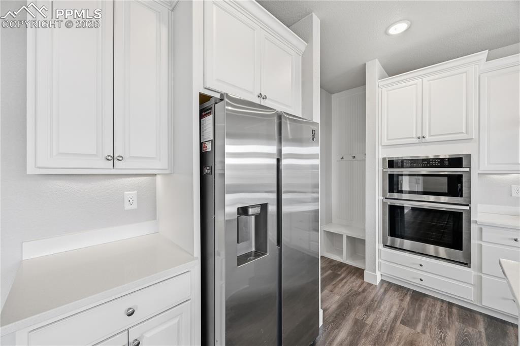 Image 19 of 50: Kitchen