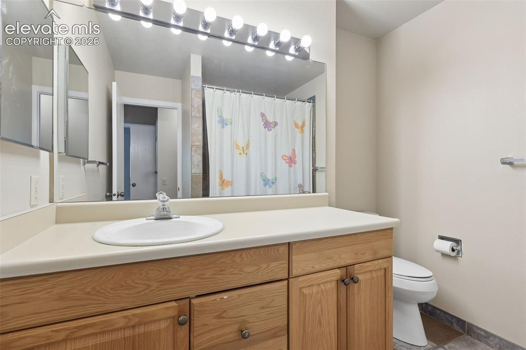 Image 22 of 44: Full secondary bathroom
