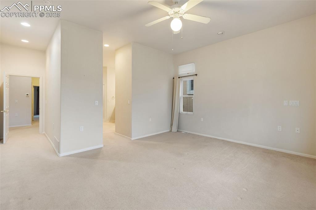 Image 13 of 26: Bedroom