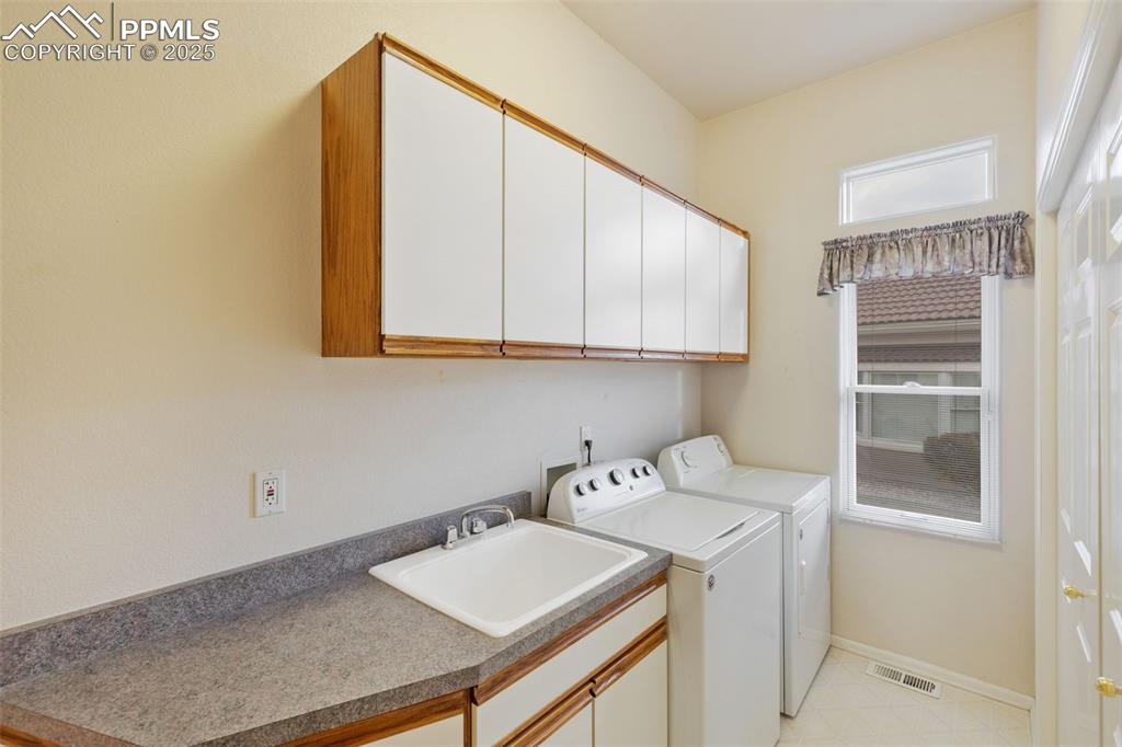 Image 20 of 26: Laundry