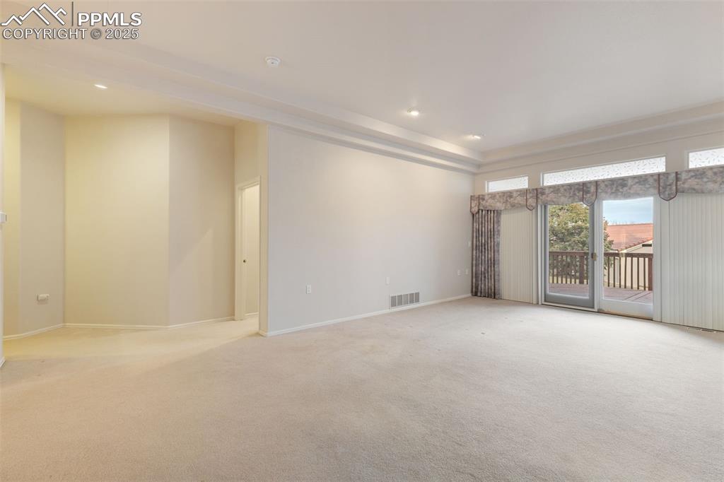 Image 5 of 26: Living Room