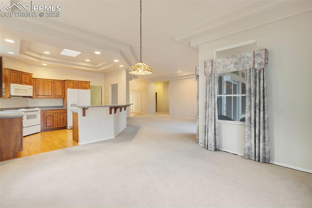 Image 7 of 26: Kitchen