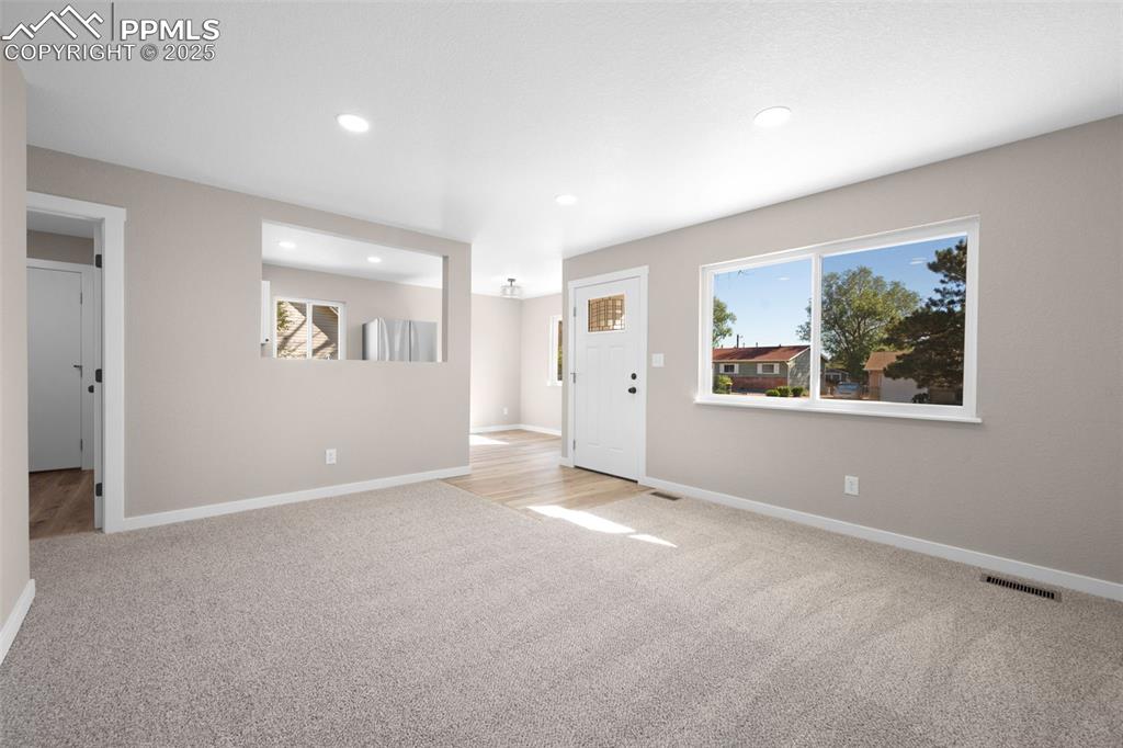 Image 5 of 32: Entry