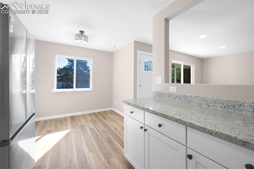 Image 9 of 32: Kitchen