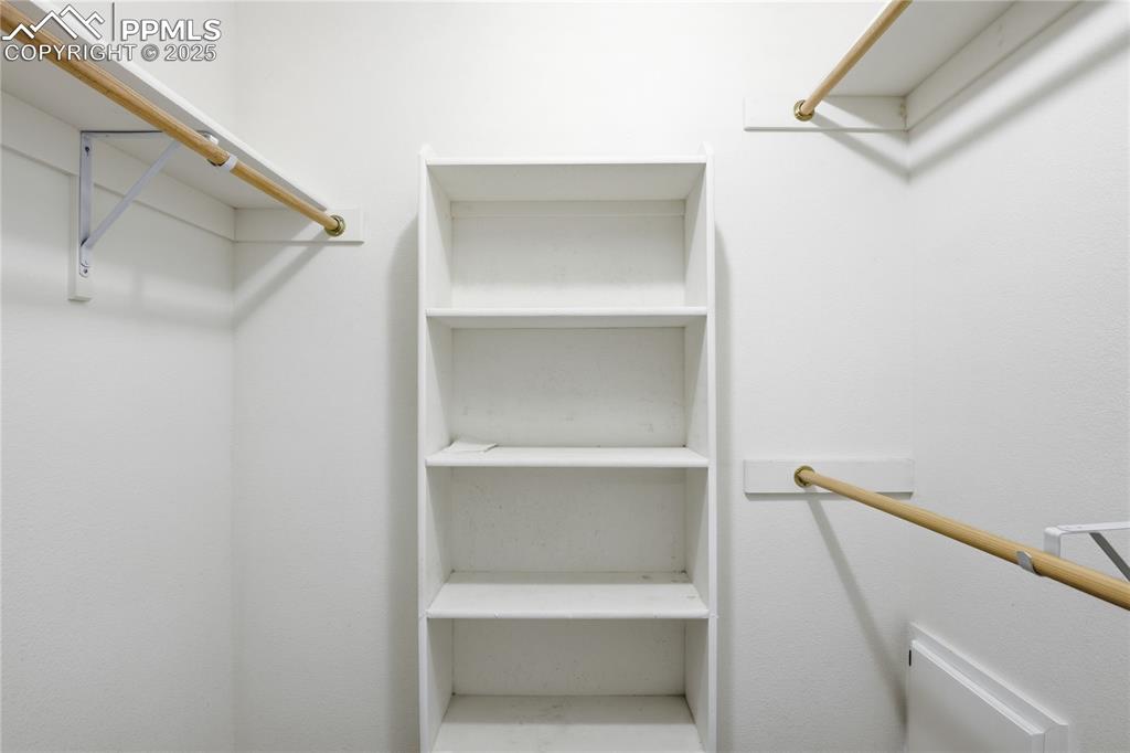 Image 16 of 25: Closet