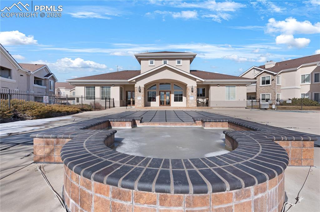 Image 26 of 32: Clubhouse