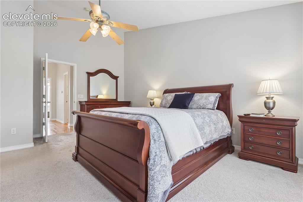 Image 19 of 46: Bedroom