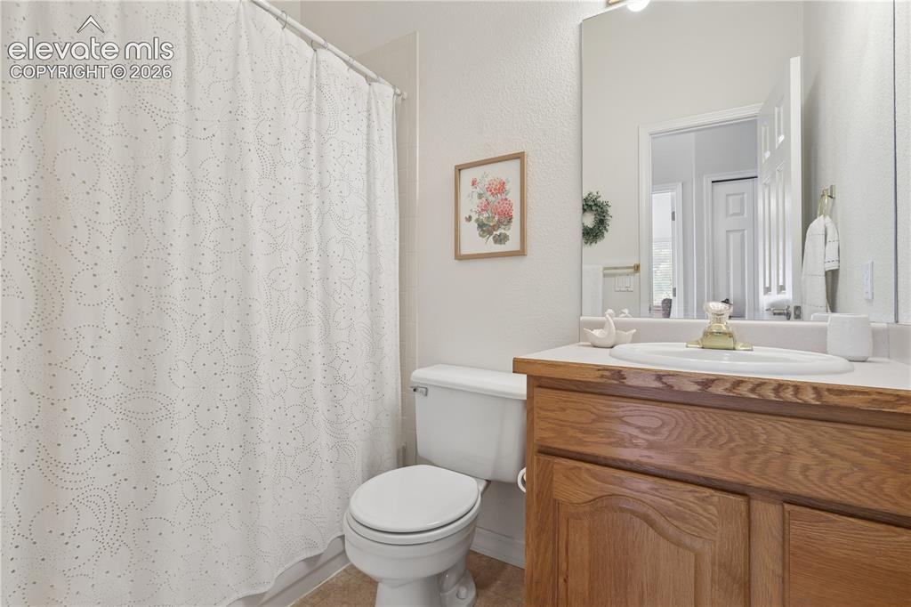 Image 31 of 46: Bathroom