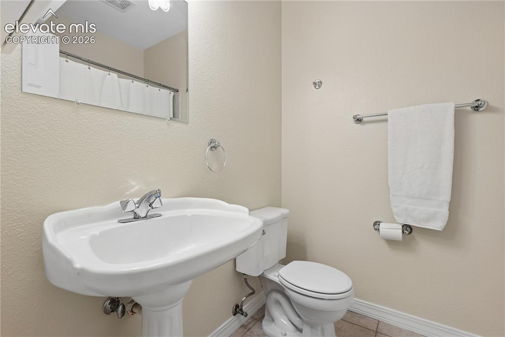 Image 37 of 46: Bathroom