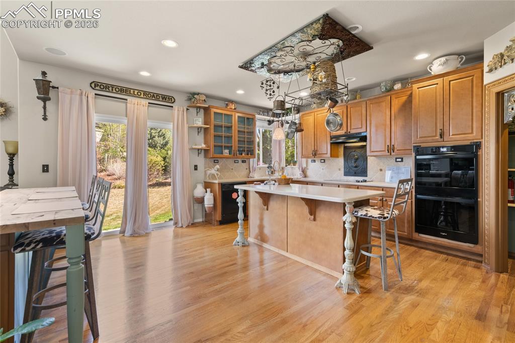 Image 11 of 43: Kitchen