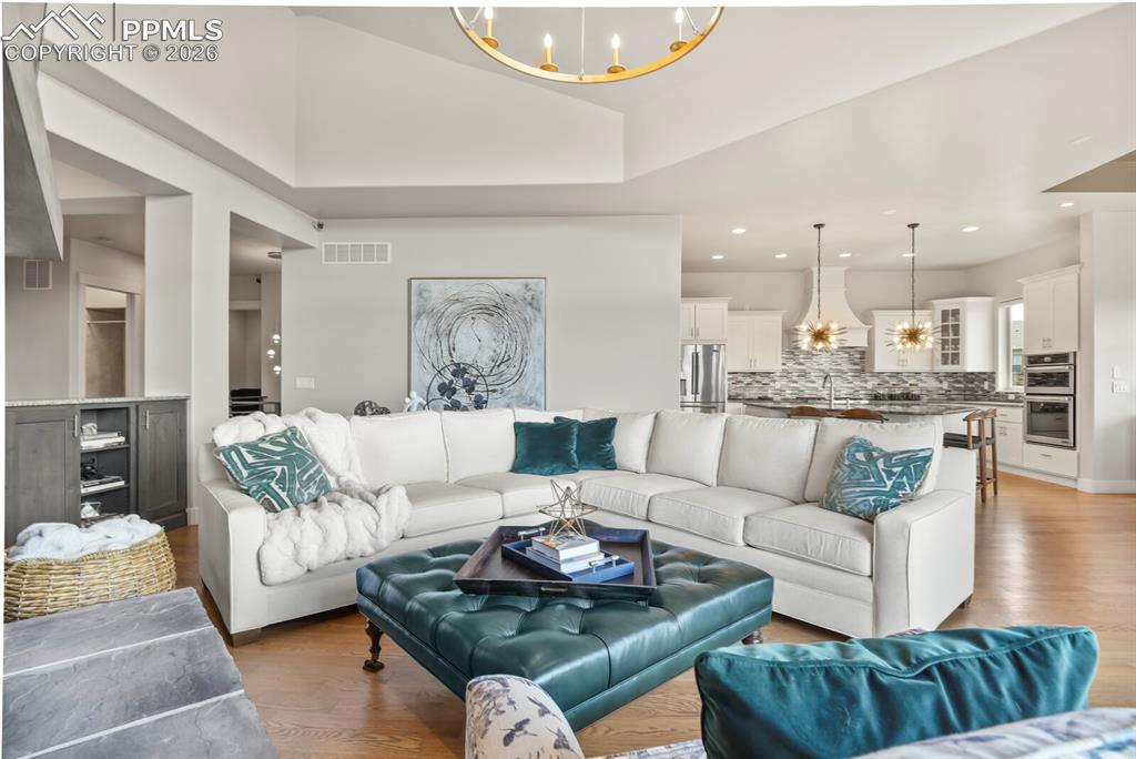 Image 10 of 50: Living Room