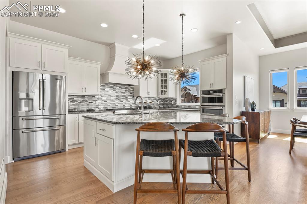 Image 15 of 50: Kitchen