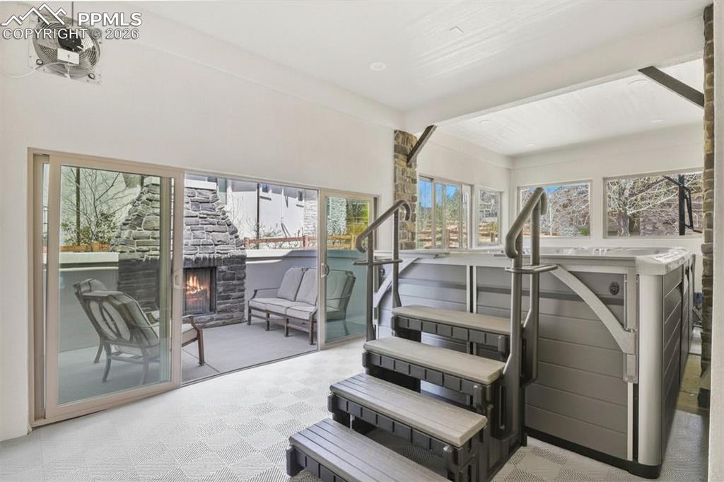 Image 27 of 50: Spa Room