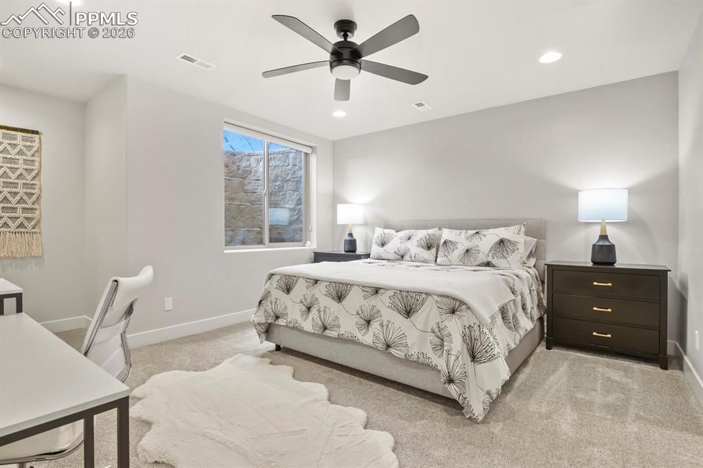 Image 37 of 50: Bedroom