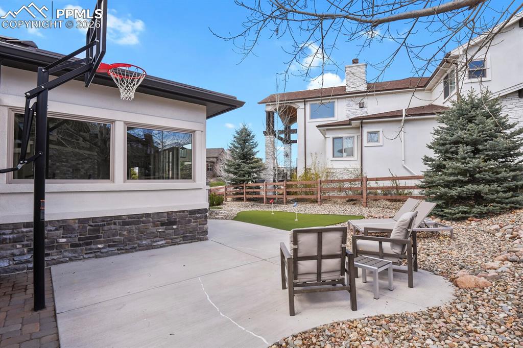 Image 42 of 50: Patio