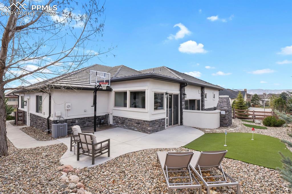 Image 43 of 50: Back of Structure