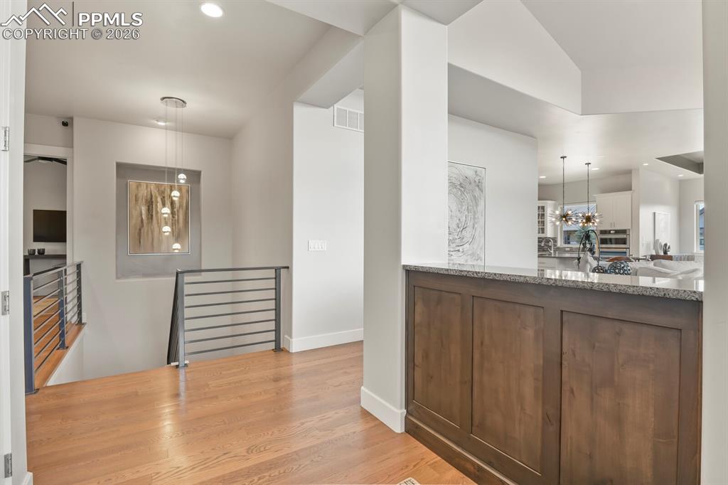 Image 5 of 50: Entry