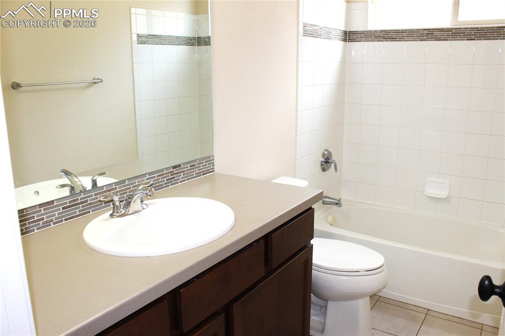 Image 26 of 46: Main Floor Full Bathroom