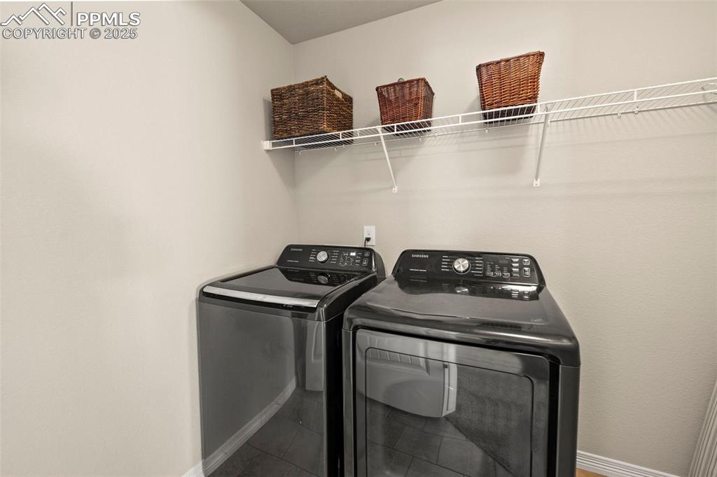 Image 26 of 36: Laundry Room
