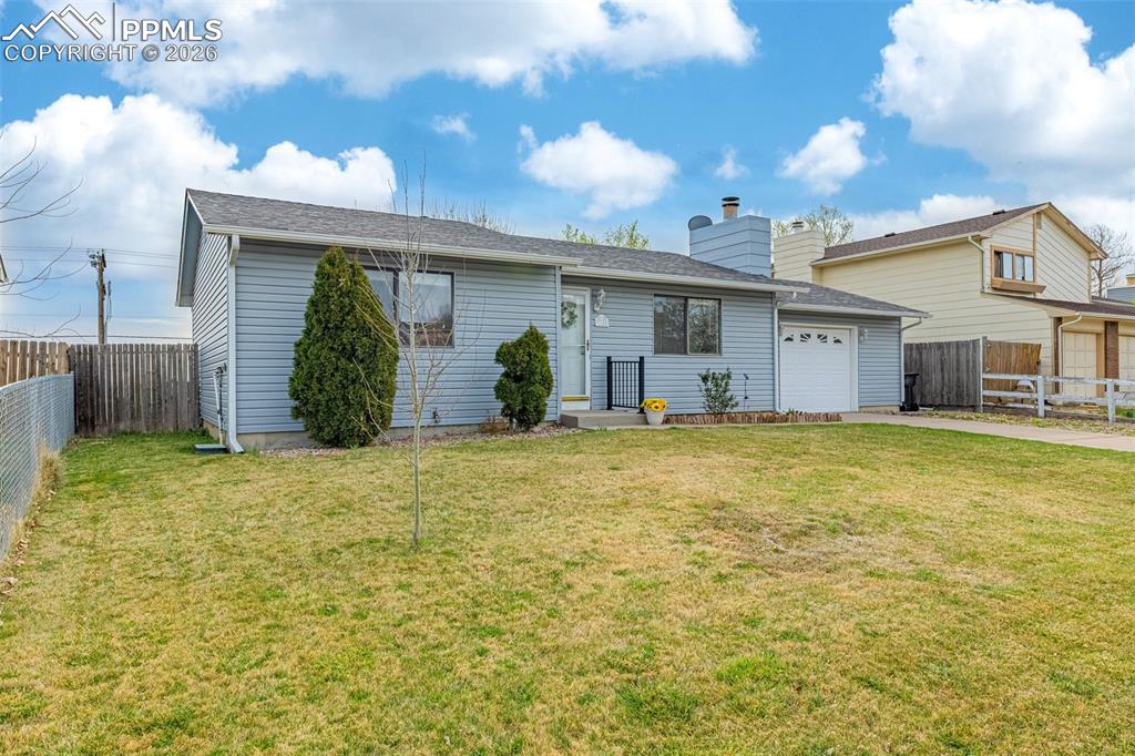 Image 2 of 21: The Goldilocks house - Not too big, not too small!