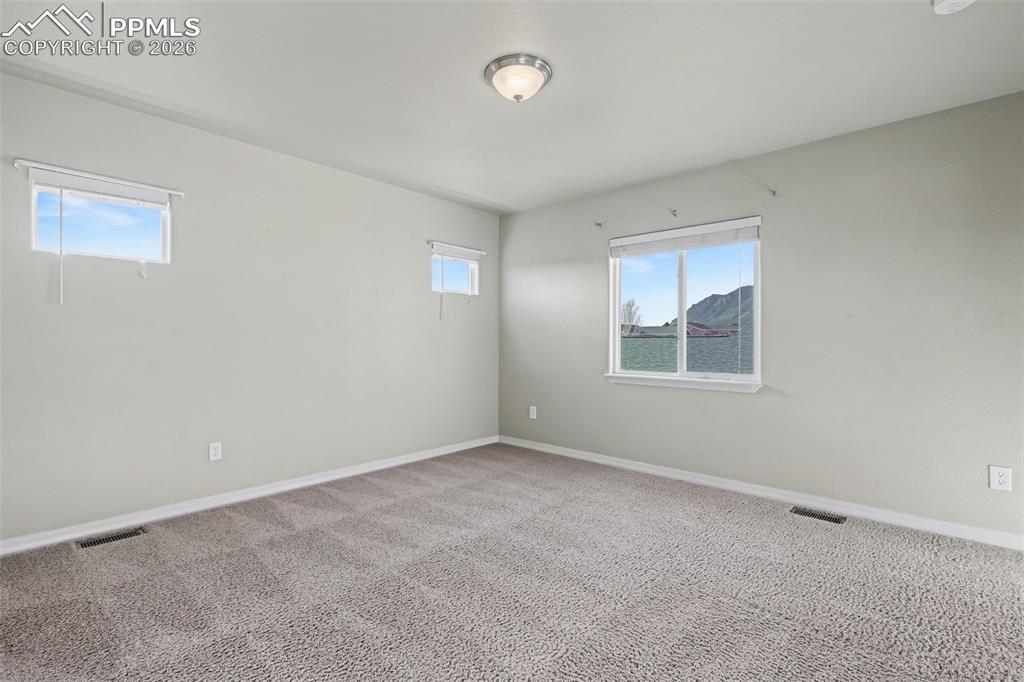 Image 32 of 49: 2nd Bedroom Photo #2