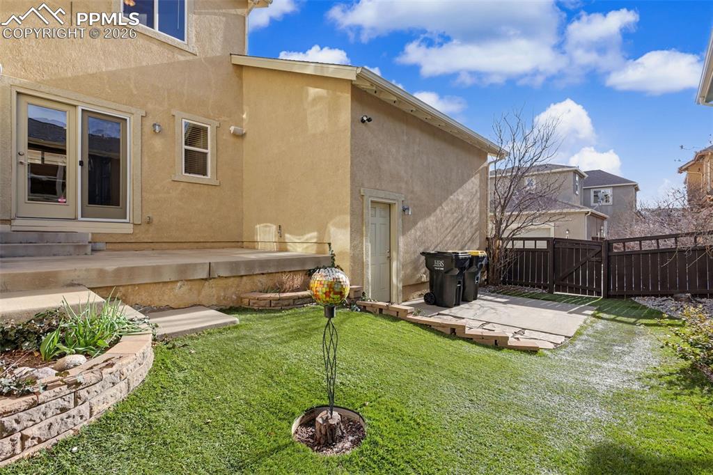 Image 43 of 49: Back of Structure