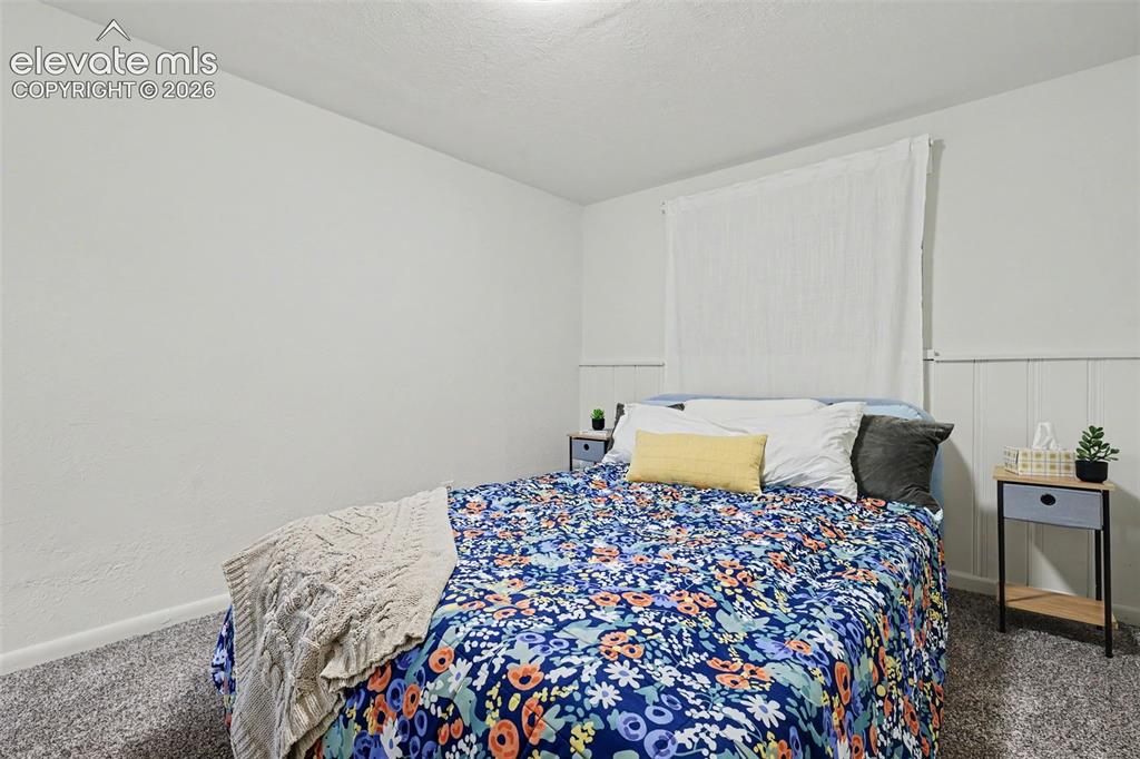 Image 31 of 39: Bedroom