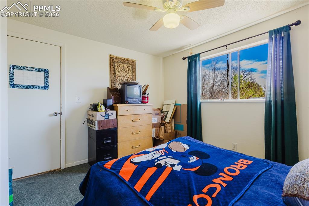 Image 19 of 42: Bedroom