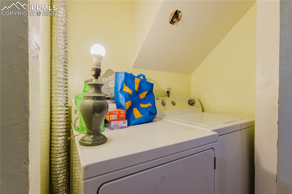 Image 34 of 42: Laundry