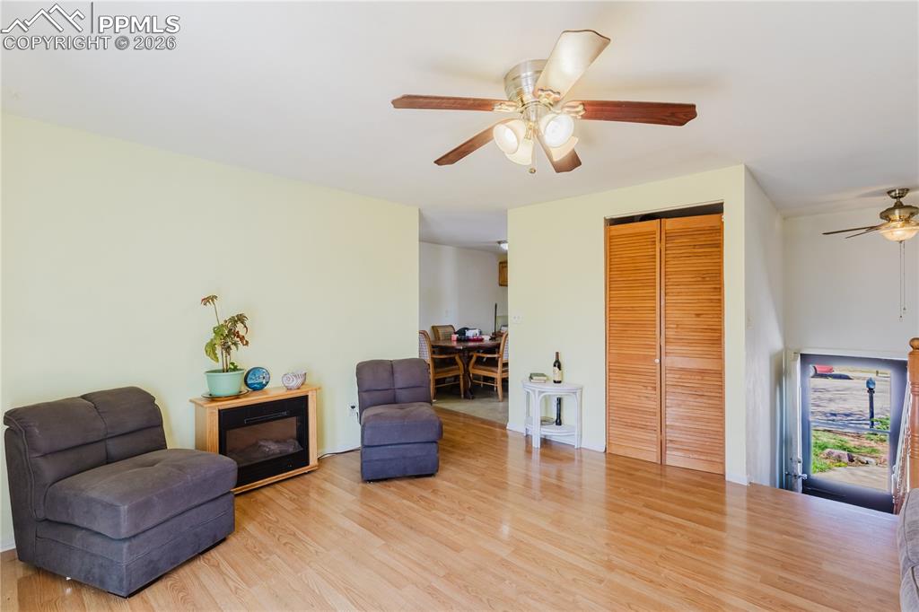 Image 6 of 42: Sitting Room