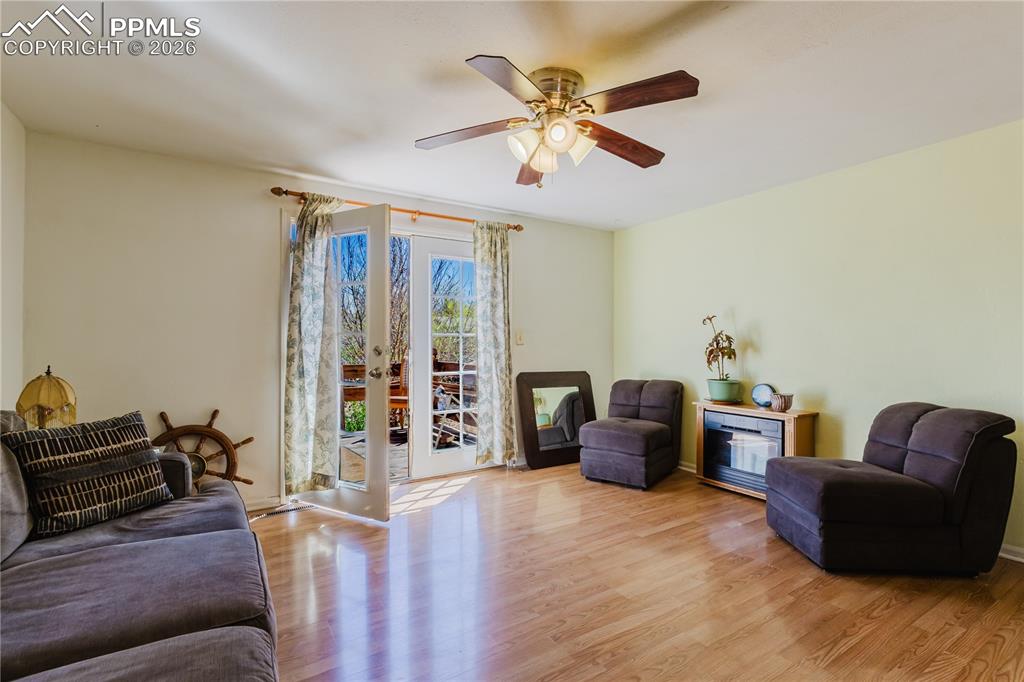 Image 9 of 42: Living Room