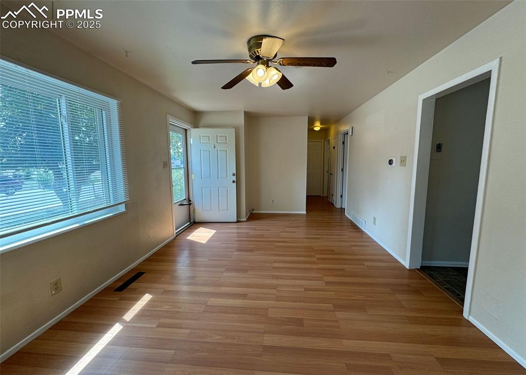Image 8 of 32: Living Room