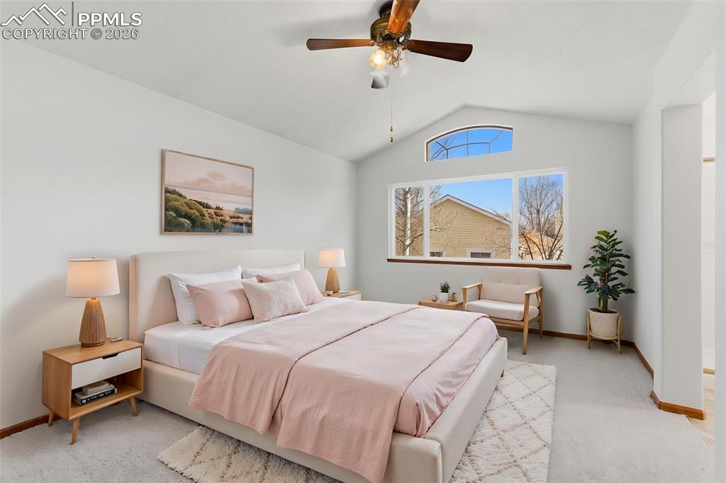 Image 21 of 44: Bedroom