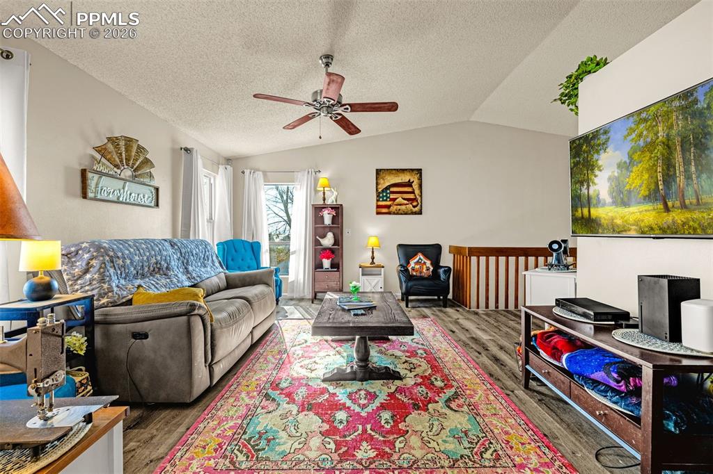 Image 24 of 50: Living Room